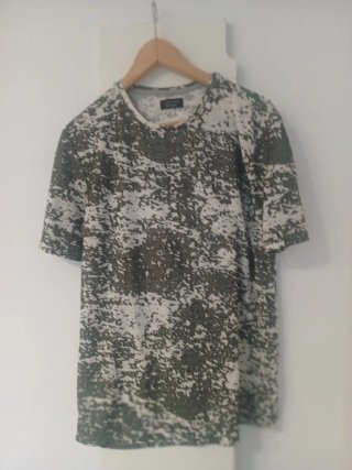 Camiseta Zara Man Estampado Camuflaje Talla L