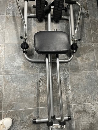Máquina de remo gimnasio como nueva