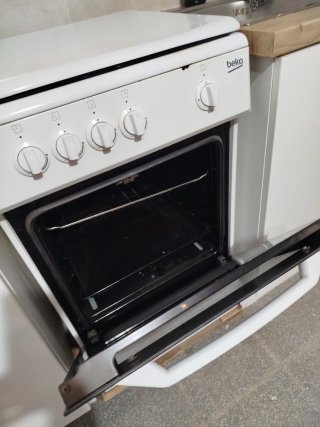 Cocina de gas Beko blanca