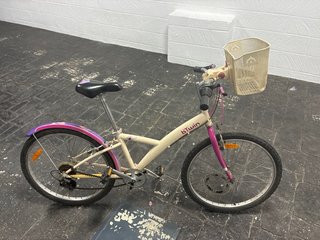 Bicicleta BTWIN con cesta