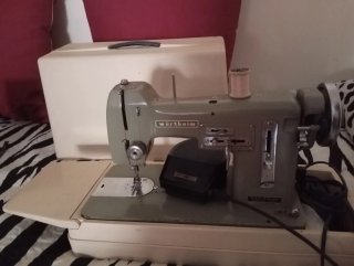 Máquina de coser antigua Wertheim