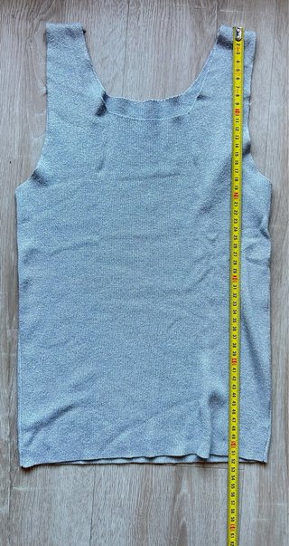 Camiseta de tirantes plateada brillante