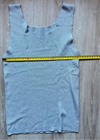 Camiseta de tirantes plateada brillante