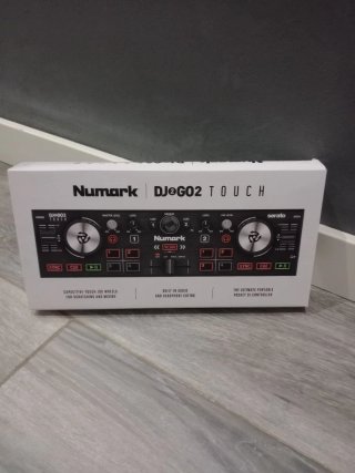 Mesa mezclas DJ Numark DJ2GO2 Touch