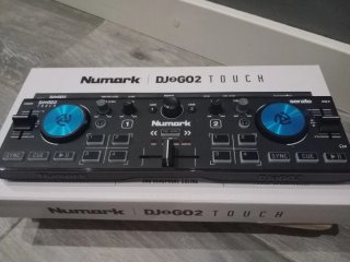 Mesa mezclas DJ Numark DJ2GO2 Touch