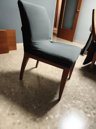 Sillas de comedor de madera y tela