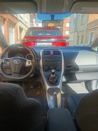 Toyota Auris 2011