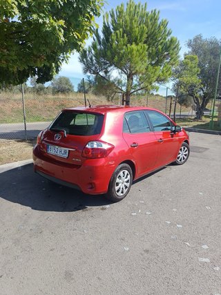 Toyota Auris 2011
