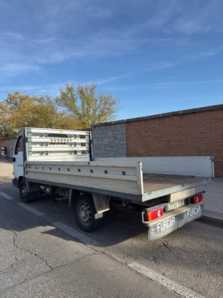 Nissan Cabstar 2001