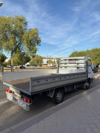 Nissan Cabstar 2001