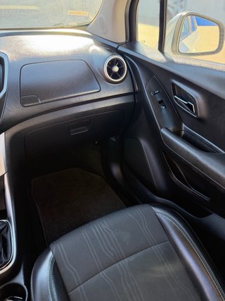 CHEVROLET TRAX - IMPECABLE