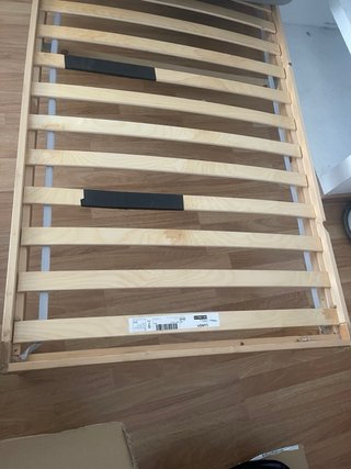 Cama de madera IKEA 90x200 con colchón