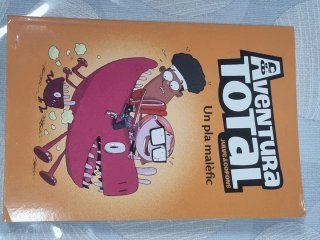 Libro Aventura Total Un pla malefic
