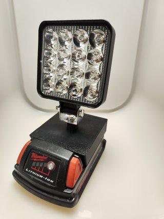 FOCO LED DE 48W PARA BATERÍAS MILWAUKEE M18