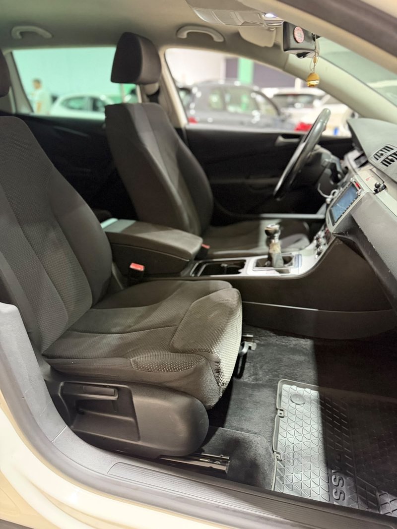 Volkswagen Passat VARIANT 2.0 TDI CR Edition Plus 2009, foto 19