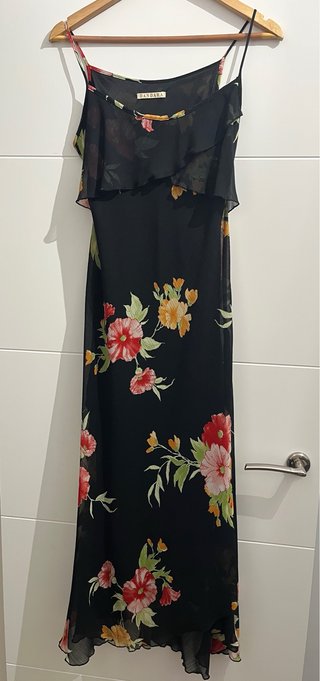 Vestido largo negro con flores Dandara