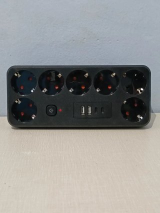 Regleta de enchufes con puertos USB