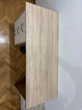 Escritorio amplio madera clara