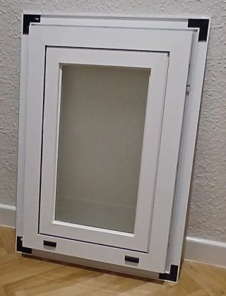 Ventana aluminio blanco abatible