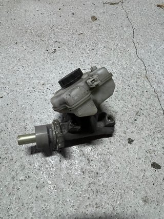 Bomba Freno Bosch  19 peugeot 106/saxo