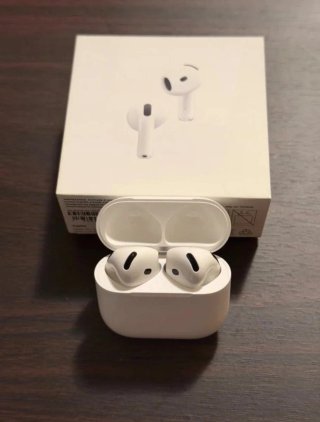 Apple AirPods 4 con cancellazione rumore