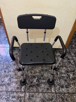 Silla de ducha con respaldo y brazos
