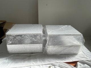 Set de 2 Mesitas de Noche Flotantes Blancas