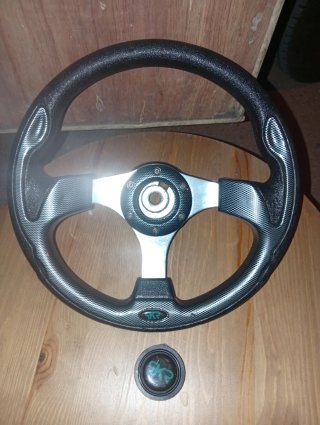 Volante Deportivo CKR con Piña y Botón