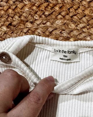 Camiseta 18M 1+InTheFamily Blanca Roto