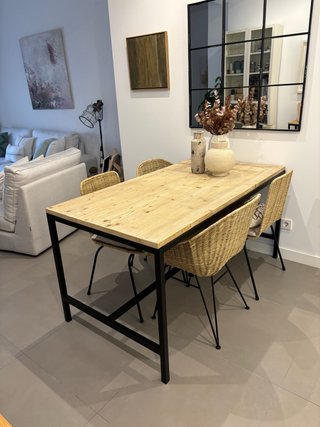 Mesa de Comedor Maisons du Monde SIN SILLAS