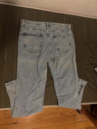 Pantalón vaquero desgastado hombre