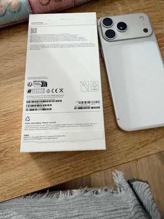 iPhone 17 Pro Max color plata 256gb.