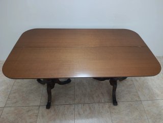 Mesa de madera barnizada grande abatible