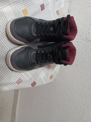 Zapatos tipo bota.