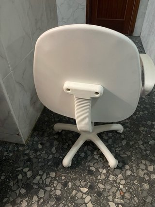 Silla de escritorio azul y blanca