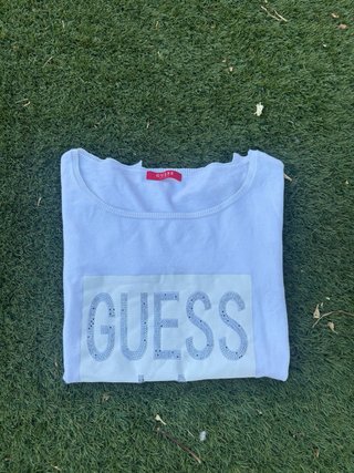 Jersey Guess Blanco Logo Pedrería Y2K