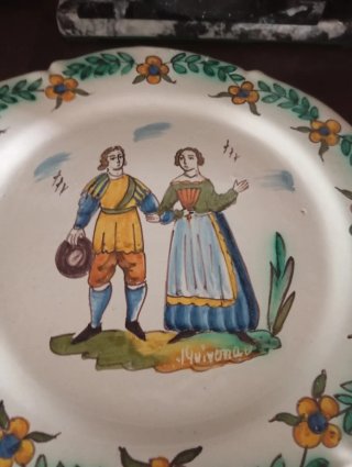 Plato decorativo pintado a mano