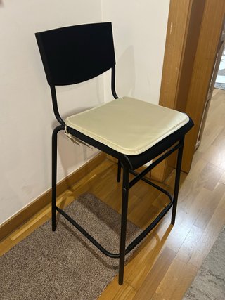 Silla Alta IKEA Negra con cojin de regalo
