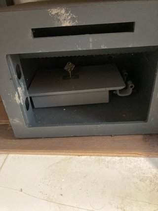 Caja fuerte con llave