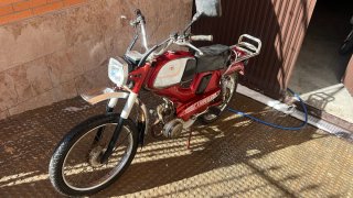 2 Motos Campera Rojas y Plateadas