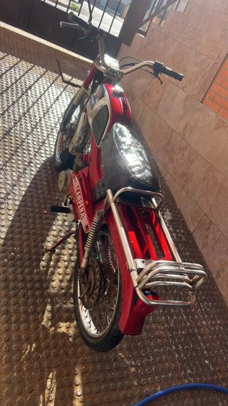 2 Motos Campera Rojas y Plateadas