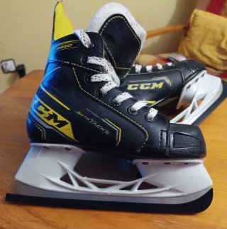 Patines Hokey hielo niño. CCM Super Tacks 9350