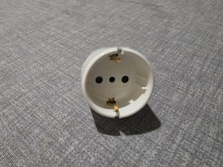 Adaptador Enchufe España a Italia