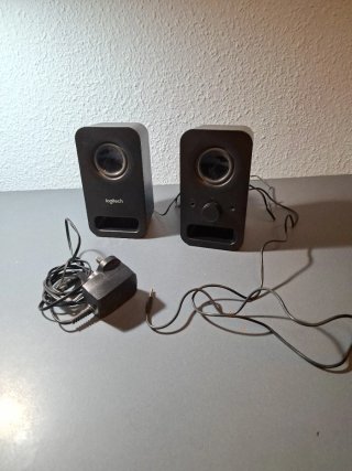 Altavoces Logitech Negros