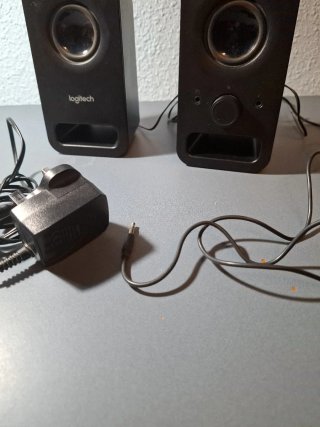 Altavoces Logitech Negros
