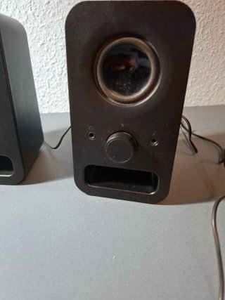 Altavoces Logitech Negros