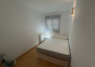 Se alquila habitacion