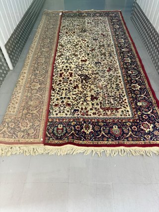 Alfombra antigua de lana beige y roja