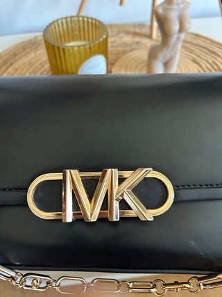 Bolso Michael Kors Negro y Dorado