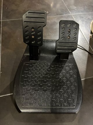 Volante Thrustmaster T150